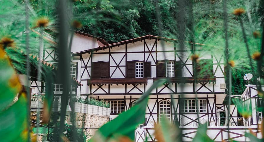 How Termales Los Volcanes saved 549 hours of manual customer service by automating over 90% of their guest communications